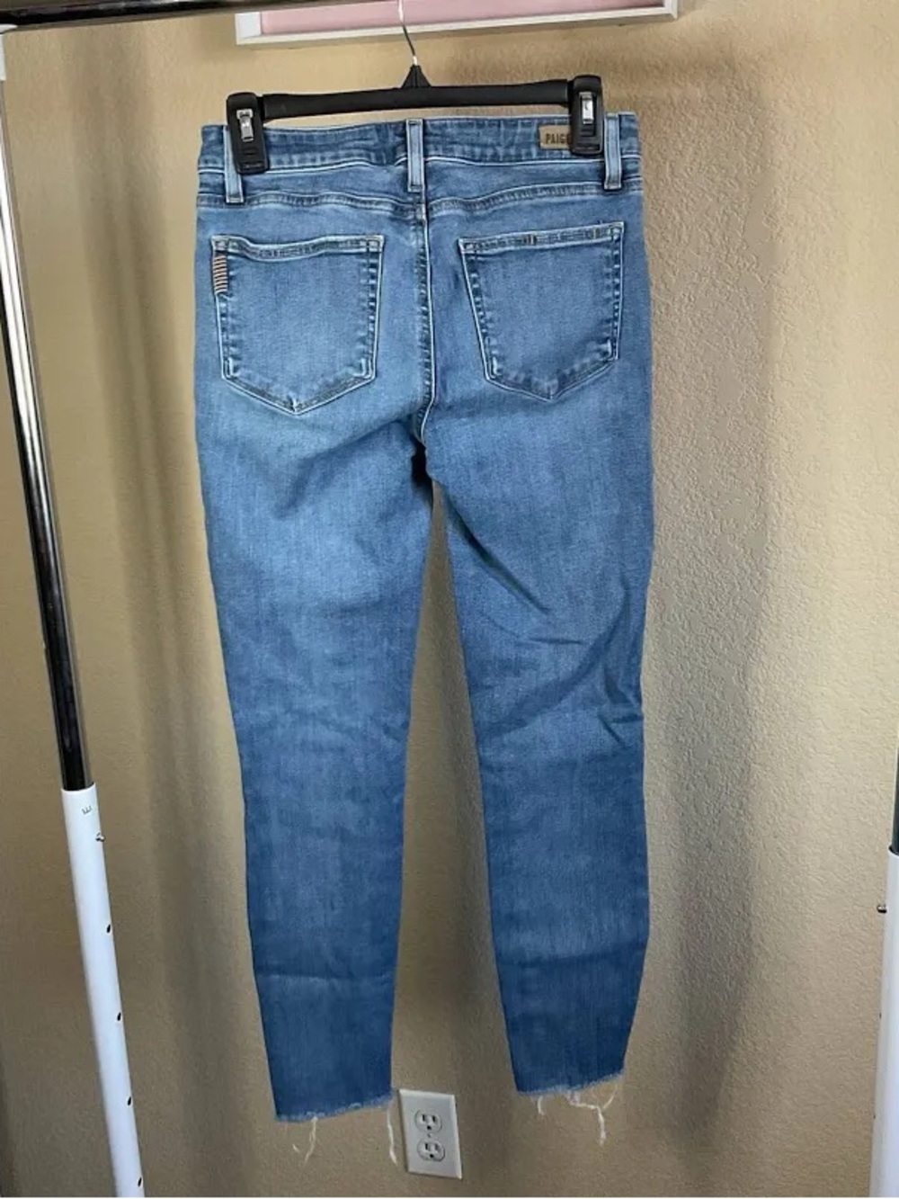 PAIGE Verdugo Raw Hem Ankle
Jeans mid rise medium blue size 27 - Picture 2 of 8